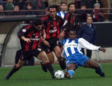 AC Milan and Deportivo in the ill-fated group game at San Siro in March 2001. The game ended 1-1 and Milan, eliminated.