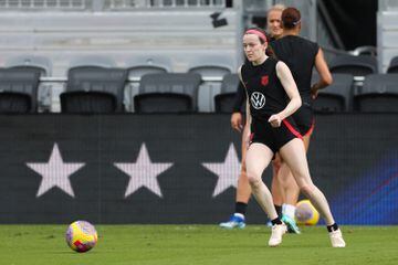 Rose Lavelle of the United States during USWNT training at DRV PNK Stadium on December 1, 2023 in Fort Lauderdale, Florida.
