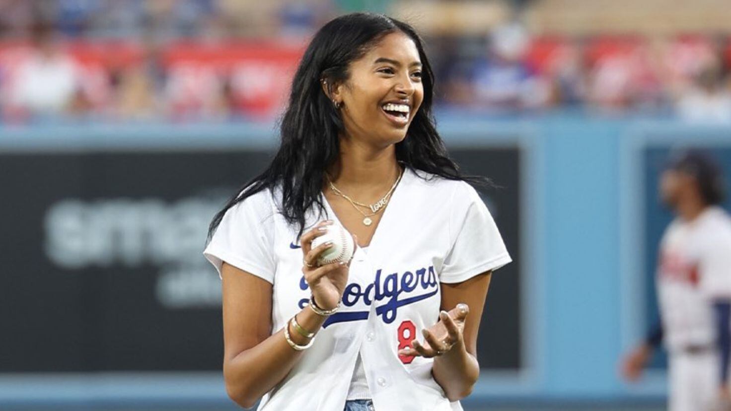Kobe's daughter Natalia tosses first pitch at Dodger Stadium