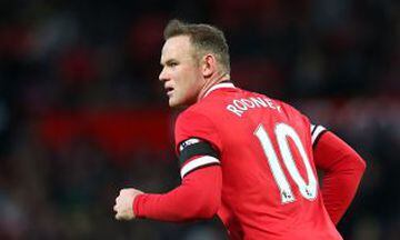 14. Wayne Rooney tiene 29 años y tras diez temporadas en el Manchester United, su carrera va en descenso. "No es considerado uno de los verdaderos grandes del juego", publican.