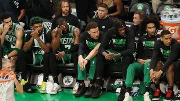 BOSTON, MASSACHUSETTS - MAY 29: Boston Celtics players react on the bench during the fourth quarter against the Miami Heat in game seven of the Eastern Conference Finals at TD Garden on May 29, 2023 in Boston, Massachusetts. NOTE TO USER: User expressly acknowledges and agrees that, by downloading and or using this photograph, User is consenting to the terms and conditions of the Getty Images License Agreement.   Adam Glanzman/Getty Images/AFP (Photo by Adam Glanzman / GETTY IMAGES NORTH AMERICA / Getty Images via AFP)