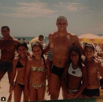 Enjoing some beach time with some young fans.