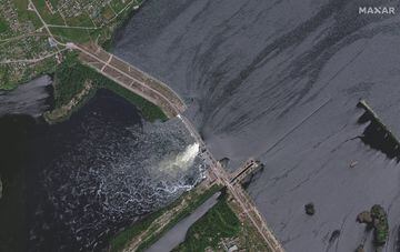 Zelenski ha convocado de urgencia al Consejo de Seguridad Nacional tras la destrucción de la central hidroeléctrica de Nova Kajovk. Ha acusado a los “terroristas rusos”. Las consecuencias pueden ser catastróficas.