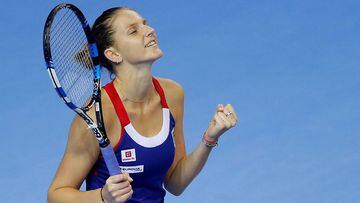 Karolina Pliskova se impuso a Kristina Mladenovic en el partido m&aacute;s largo de una final de Copa Federaci&oacute;n.