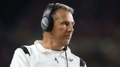 Jacksonville Jaguars headcoach Urban Meyer has courted controversy after a video showing a young woman dancing near his lap surfaced on social media.