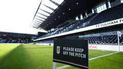 Soccer Football - Premier League - Fulham v Luton Town - Craven Cottage, London, Britain - September 16, 2023 General view of a keep of the pitch sign inside the stadium before the match REUTERS/Toby Melville NO USE WITH UNAUTHORIZED AUDIO, VIDEO, DATA, FIXTURE LISTS, CLUB/LEAGUE LOGOS OR 'LIVE' SERVICES. ONLINE IN-MATCH USE LIMITED TO 45 IMAGES, NO VIDEO EMULATION. NO USE IN BETTING, GAMES OR SINGLE CLUB/LEAGUE/PLAYER PUBLICATIONS.