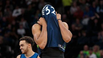 Nov 26, 2017; Minneapolis, MN, USA; Minnesota Timberwolves center Karl-Anthony Towns (32) reacts to missing a shot in the third quarter against the Phoenix Suns at Target Center. Mandatory Credit: Brad Rempel-USA TODAY Sports