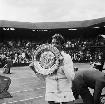 11 Open Australia, 5 Roland Garros, 3 Wimbledon y 5 US Open. La australiana firmó el Grand Slam en 1970, conquistando los cuatro major de ese mismo año. A día de hoy sigue siendo la más grande en número de majors y sólo Serena se le acerca.