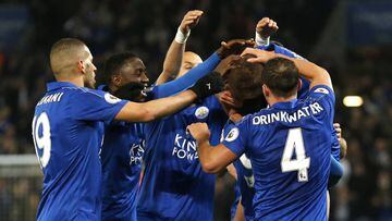 Los jugadores del Leicester celebran un gol.