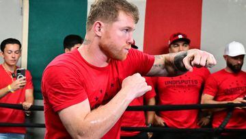 Mexican professional boxer Canelo Alvarez trains during a media gathering at House of Boxing in San Diego, California, on August 29, 2022, ahead of his trilogy showdown with Kazakhstani professional boxer Gennadiy 'GGG' Golovkin in September in Las Vegas. - Alvarez is training ahead of a trilogy showdown with Kazakhstani professional boxer Gennadiy �GGG� Golovkin, which will take place in Las Vegas on September 17, 2022. (Photo by Frederic J. BROWN / AFP)