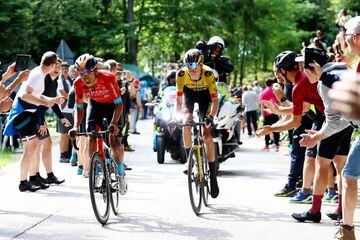 Santiago Buitrago se exhibe en el Giro de Italia ganando la etapa número 17. Es el primer triunfo colombiano en esta  edición 2022.
