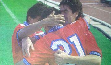 16 de noviembre de 1997: Chile vence 3-0 a Bolivia en el Nacional y clasifica a la Copa del Mundo Francia 1998. Goles de Rodrigo Barrera, Marcelo Salas y Juan Carreño.