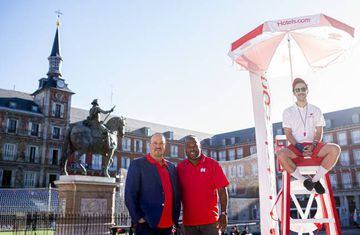 A couple of familiar faces on Plaza Mayor today - Liverpool legends Rafa Benítez and John Barnes in Madrid ahead of the UEFA Champions League Final.