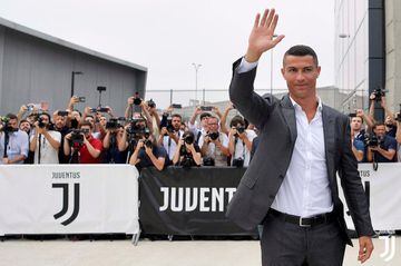 CR7 arrives in Turin