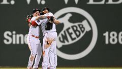 BOSTON, MA - JULY 10: Alex Verdugo #99, Rob Refsnyder #30, and Franchy Cordero #16 of the Boston Red Sox celebrate after beating the New York Yankees at Fenway Park on July 10, 2022 in Boston, Massachusetts.   Kathryn Riley/Getty Images/AFP
== FOR NEWSPAPERS, INTERNET, TELCOS & TELEVISION USE ONLY ==