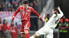 Munich (Germany), 02/12/2017.- Bayern&#039;s James Rodriguez and Hannover&#039;s Marvin Bakalorz (R) in action during the German Bundesliga soccer match between FC Bayern Munich and Hannover 96 in Munich, Germany, 02 December 2017. (Alemania) EFE/EPA/CHRISTIAN BRUNA (ATTENTION: Due to the accreditation guidelines, the DFL only permits the publication and utilisation of up to 15 pictures per match on the internet and in online media during the match.)