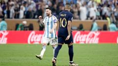 El 2022 está cada vez más cerca de terminar. Lionel Messi y Kylian Mbappé parecen ser los grandes candidatos para ganar el Balón de Oro. Aquí sus números.