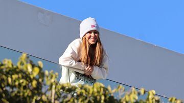 Shakira sale al balcón de su casa para hablar con fans a 21 de Enero  de 2023 en Barcelona (España).
SHAKIRA;FANS
Raúl Terrel / Europa Press
21/01/2023