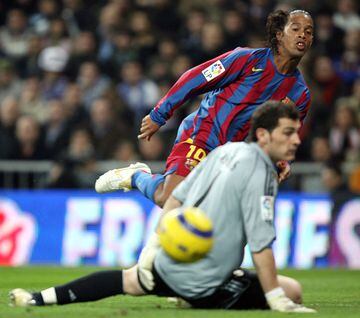 No Madrid fan can forget the Clásico on 19 November 2005 when Ronaldinho bagged two goals in the 0-3 win - the second of which was a true work of art and in recognition, the Bernabéu treated the Barça star to a rare ovation.