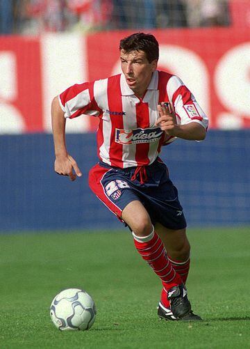 Jugó con el filial del Atlético de Madrid desde 1998 hasta el 2000, en la temporada 2000-01 compaginó el primer equipo con el 'B'. 