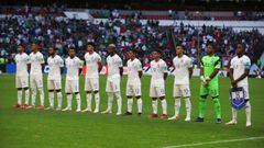 Soccer Football - World Cup - CONCACAF Qualifiers - Mexico v Honduras - Estadio Azteca, Mexico City, Mexico - October 10, 2021 Honduras line up during the national anthems before the match REUTERS/Henry Romero