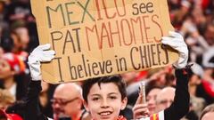 Patrick Mahomes y su detalle con un fan mexicano, le regaló uno de sus guantes