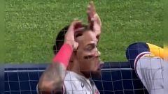 Atlanta Braves shortstop Orlando Arcia had enough of the Philadelphia Phillies fans’ trolling, so he decided to make faces at them from the dugout.