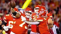 The Kansas City Chiefs eased past the Pittsburgh Steelers in the first round of the playoffs. KC scored a TD on six straight drives to secure the 42-21 win.