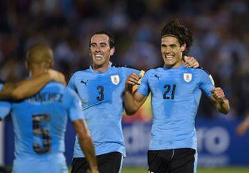 Uruguay le ganó a Venezuela 3-0 y sigue líder.