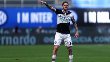 STADIO GIUSEPPE MEAZZA, MILANO, ITALY - 2021/05/23: Rodrigo de Paul of Udinese Calcio  gestures during the Serie A match between Fc Internazionale and Udinese Calcio. Fc Internazionale wins 5-1 over Udinese Calcio. (Photo by Marco Canoniero/LightRocket via Getty Images)