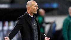 27 October 2020, North Rhine-Westphalia, Moenchengladbach: Real Madrid coach Zinedine Zidane reacts on the touchline during the UEFA Champions League Group B soccer match between Borussia Moenchengladbach and Real Madrid at the Borussia-Park stadium. Phot