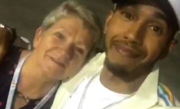 Hamilton se llevó a su madre a la fiesta de Miami.