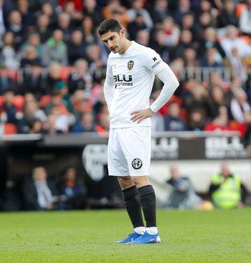Fitness issues have prevented Guedes from replicating the form he showed last season, finally leading him to have groin surgery in Oporto in December - an operation that will sideline him for six to eight weeks, it has been confirmed.