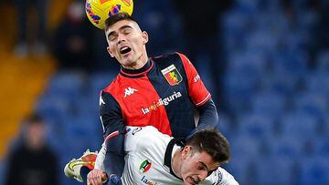 Johan Vásquez fue titular en la derrota de Genoa ante Spezia