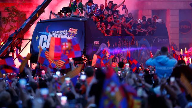 How much prize money does Barcelona receive after LaLiga title win?