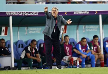 DOHA - Mexico coach Gerardo Martino during the FIFA World Cup Qatar 2022 group C match between Mexico and Poland at the 974 Stadium on November 22, 2022 in Doha, Qatar. AP | Dutch Height | MAURICE OF STONE (Photo by ANP via Getty Images)