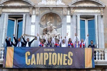 BARCELONA, 04/06/2023.- Las jugadoras del FC Barcelona en el Palau de la Generalitat. 

