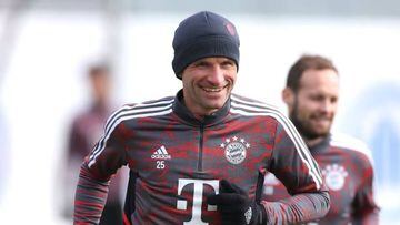 MUNICH, GERMANY - MARCH 07: Thomas Müller of FC Bayern München smiles during a training session ahead of their UEFA Champions League round of 16 match against Paris Saint-Germain at FC Bayern München training ground Saebener Strasse on March 07, 2023 in Munich, Germany. (Photo by Alexander Hassenstein/Getty Images)