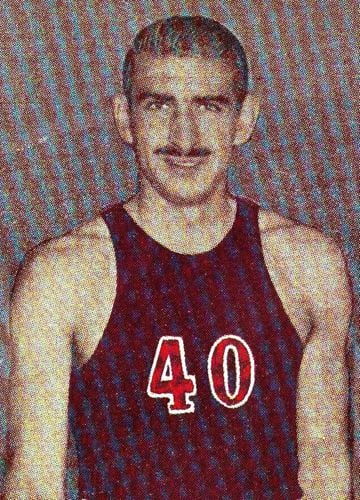Ex seleccionado chileno de básquetbol. Participó en el tercer lugar del campeonato mundial de Buenos Aires 1950.
