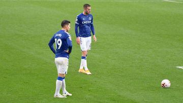 James Rodr&iacute;guez y Gylfi Sigurdsson durante un partido con Everton.