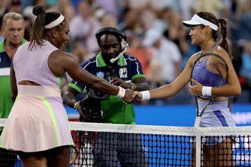 Serena Williams congratulates Emma Raducanu