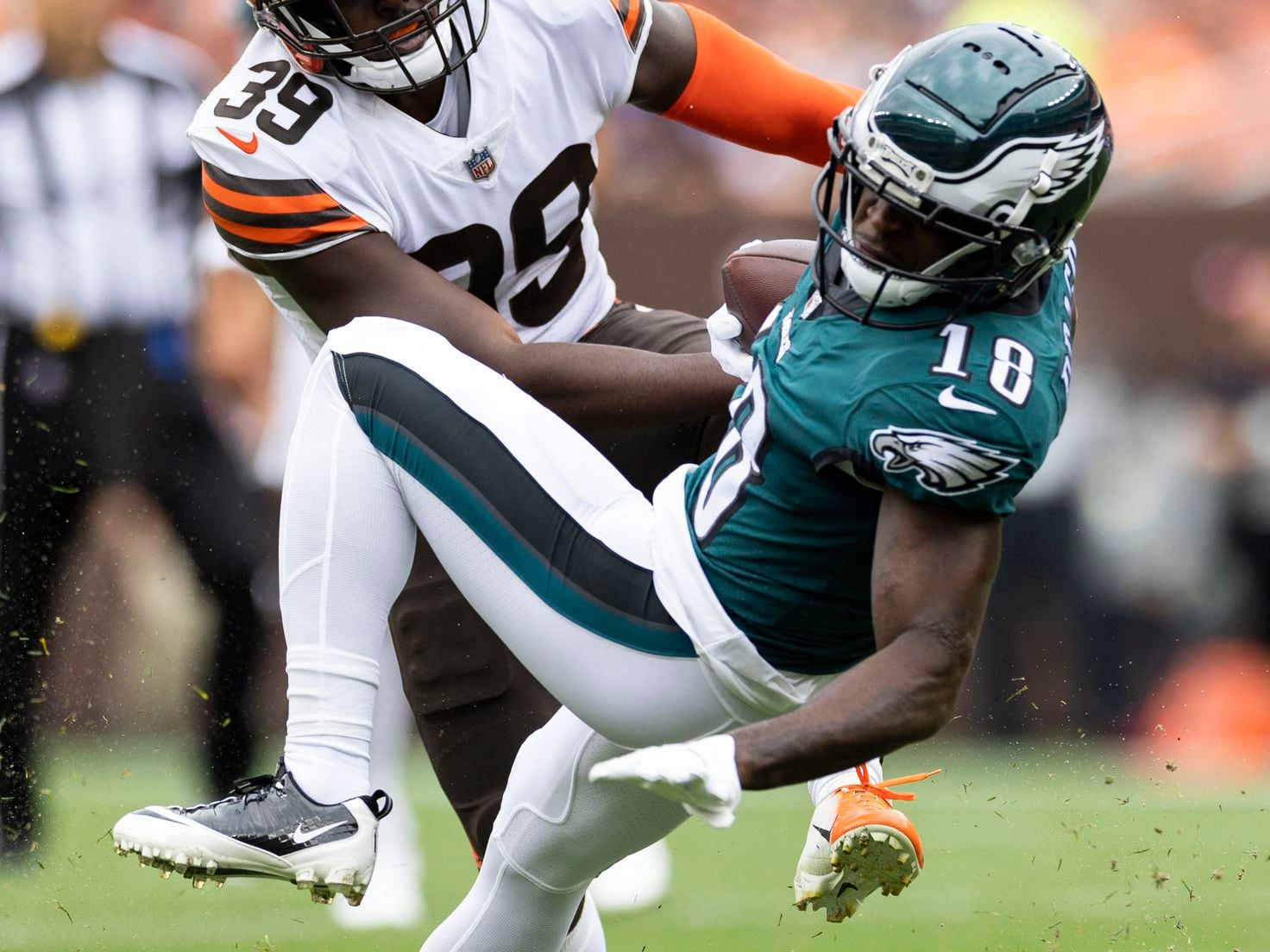 Eagles trade former first-round pick Jalen Reagor to Vikings