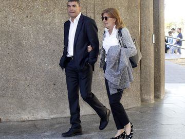 Manolo Sanchis Junior and his wife