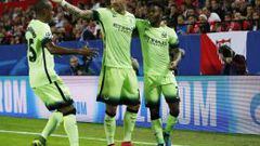 Sterling celebra el primer gol de Manchester City ante Sevilla.