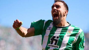 SEVILLE, SPAIN - MARCH 19: Borja Iglesias of Real Betis celebrates after scoring the teams first goal during the LaLiga Santander match between Real Betis and RCD Mallorca at Estadio Benito Villamarin on March 19, 2023 in Seville, Spain. (Photo by Fran Santiago/Getty Images)