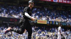 New York Yankees&#039; Aaron Judge rounds the bases after hitting a solo home run off Los Angeles Dodgers starting pitcher Tony Gonsolin during the fourth inning of an MLB baseball game in Los Angeles, Saturday, Aug. 24, 2019. (AP Photo/Kelvin Kuo)