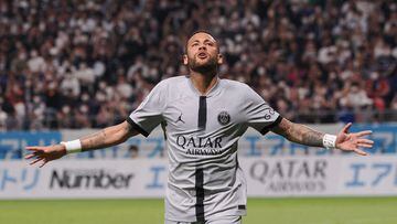 Neymar celebra un gol en un amistoso entre el Gamba Osaka y el PSG.