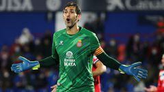 Diego Lopez, of Espanyol gestures during La Liga football match played between Getafe CF and RCD Espanyol at Coliseum Alfonso Perez on October 31th, 2021 in Getafe, Madrid, Spain.  AFP7  31/10/2021 ONLY FOR USE IN SPAIN