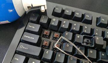 El truco perfecto para limpiar el teclado de la computadora