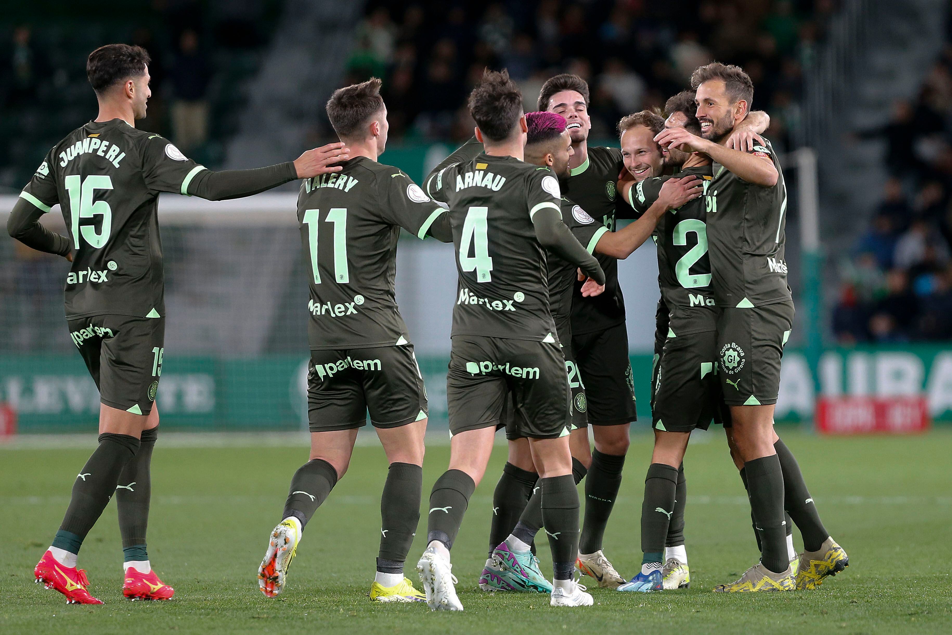 Blind y Yan Couto invitan a otra ronda al ‘Girona mecánico’